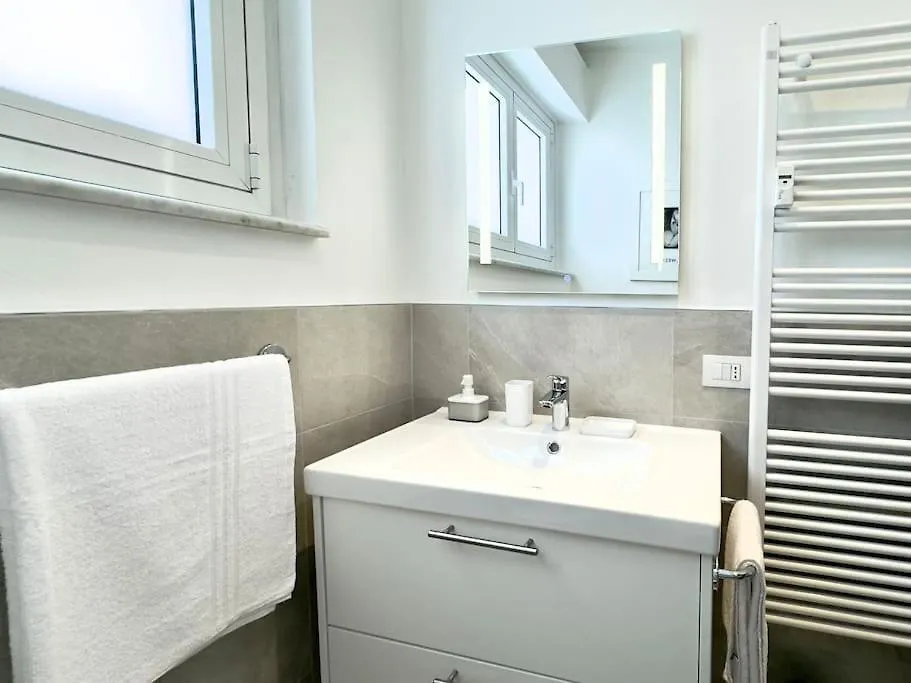Rosselli Apartment, Lake Como Daire